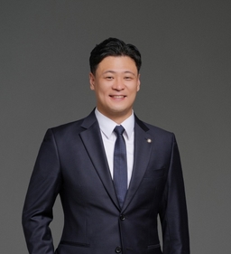 홍정훈 변호사